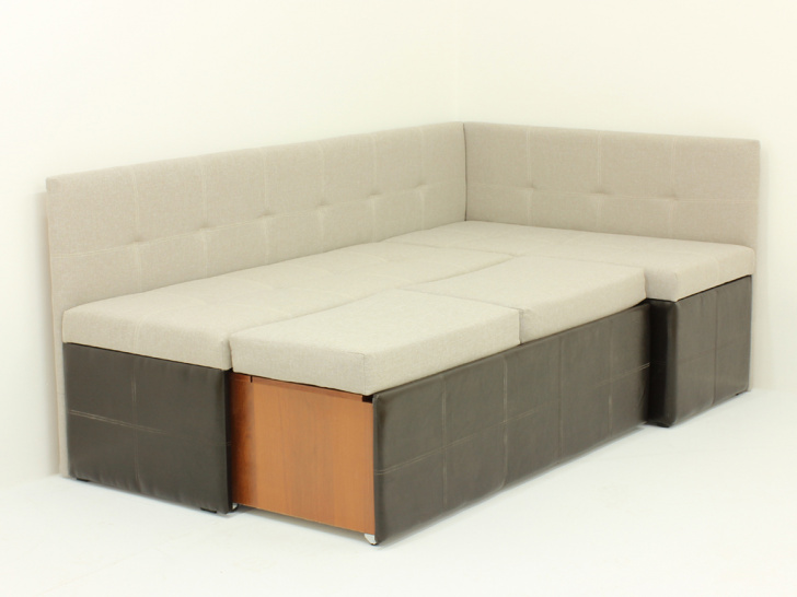 Пример раскладки кухонного диванчика со спальным местом